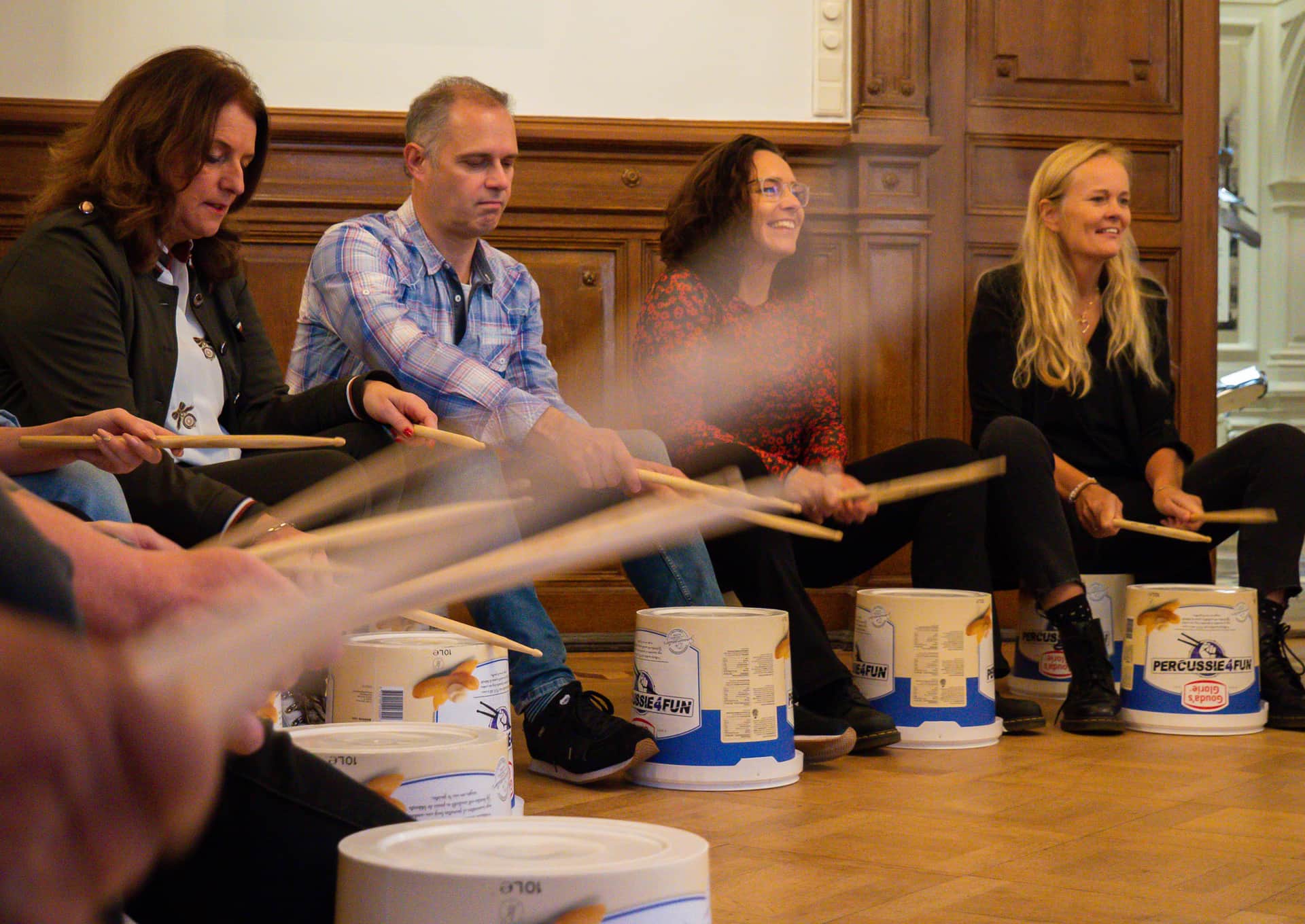 Bucket Drum Workshop Drummen op emmers met leuke muziek groove header image