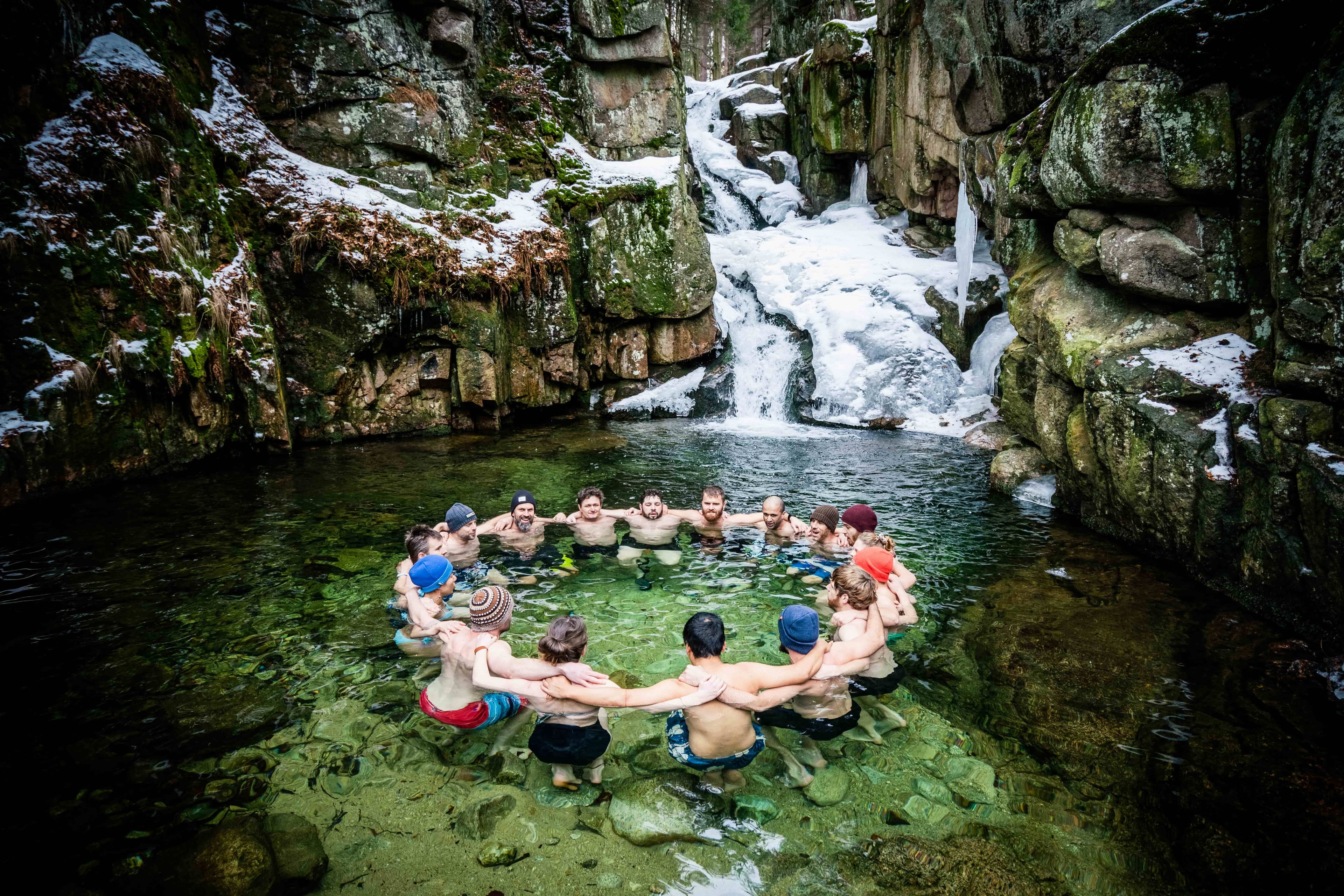 https://funkey.be/wp-content/uploads/2022/10/Circle_In_Water.jpg