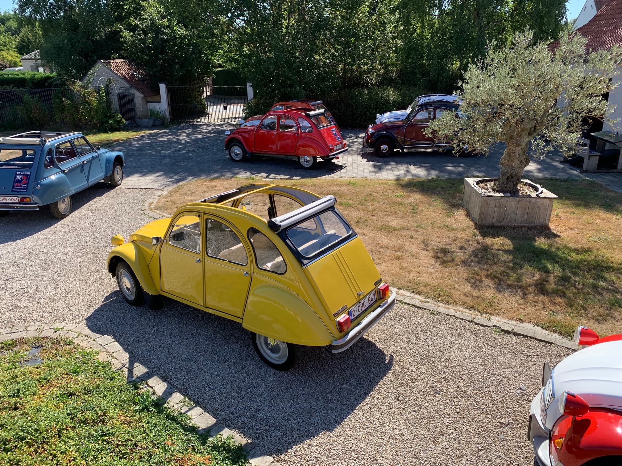 https://funkey.be/wp-content/uploads/2022/11/Dyane_te_huur-in-de-Vlaamse_Ardennen-@de2pktjes.jpg