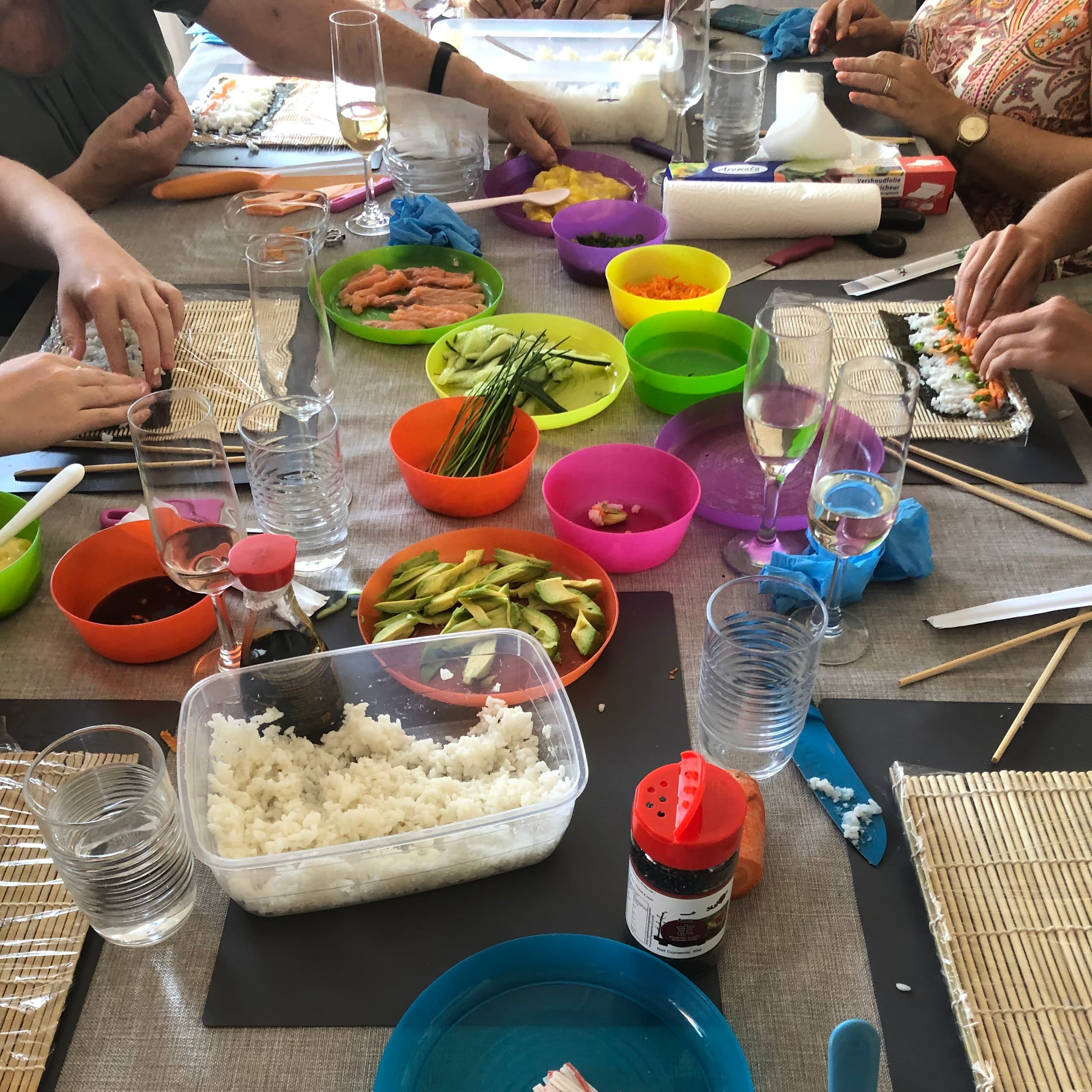 https://funkey.be/wp-content/uploads/2024/11/Sushi-rol-voorbereiden.jpg