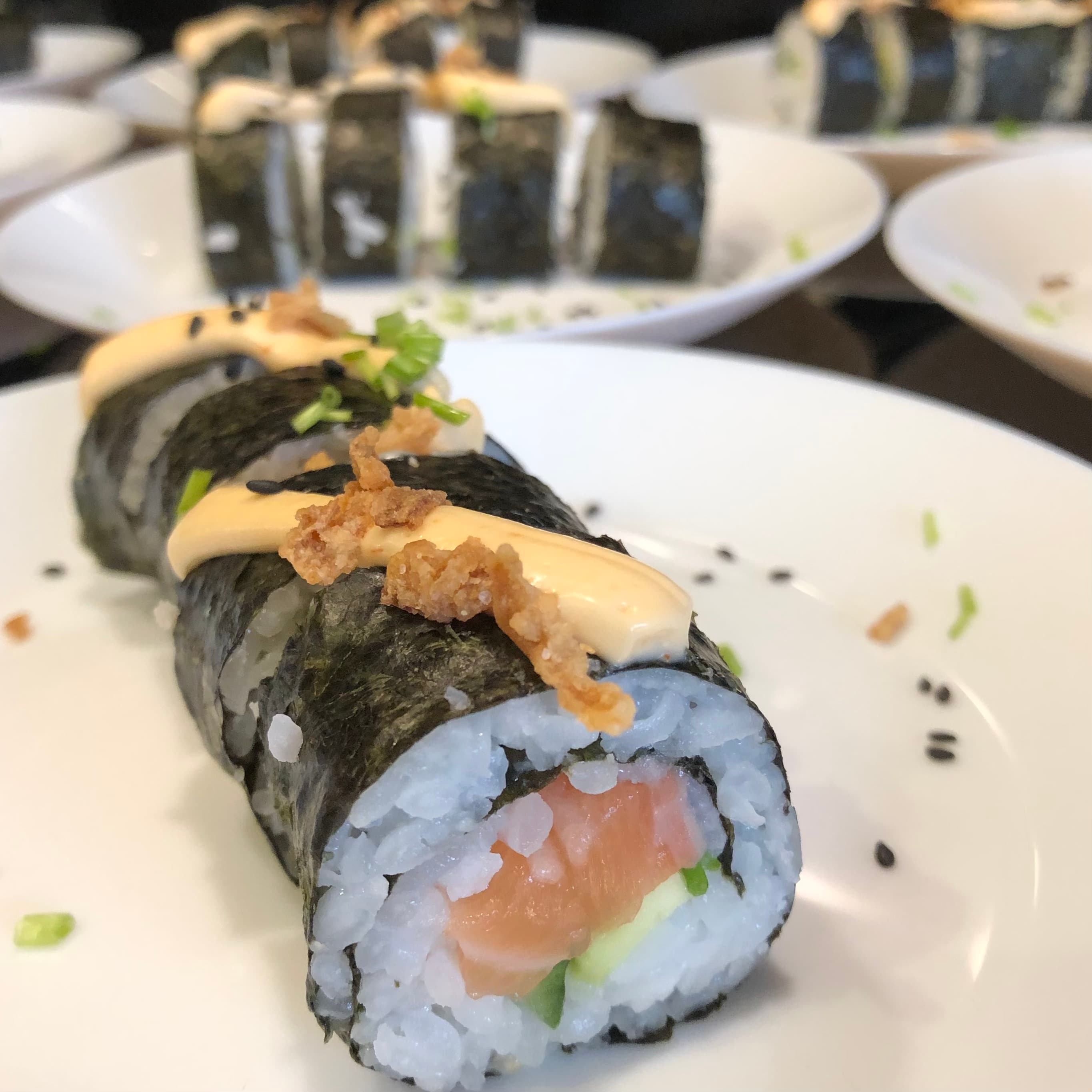 https://funkey.be/wp-content/uploads/2024/11/Sushi-rol.jpg