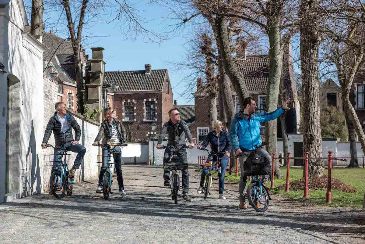 https://wp.funkey.be/wp-content/uploads/2020/01/Begijnhof-met-de-fiets.jpg