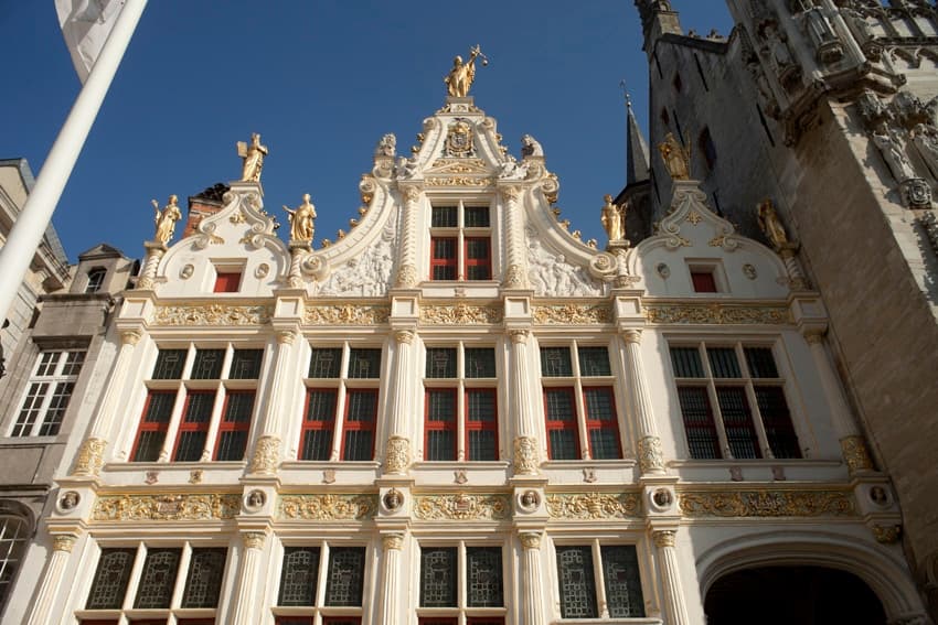 Culinary and Historical Walk Through the Bruges City Center