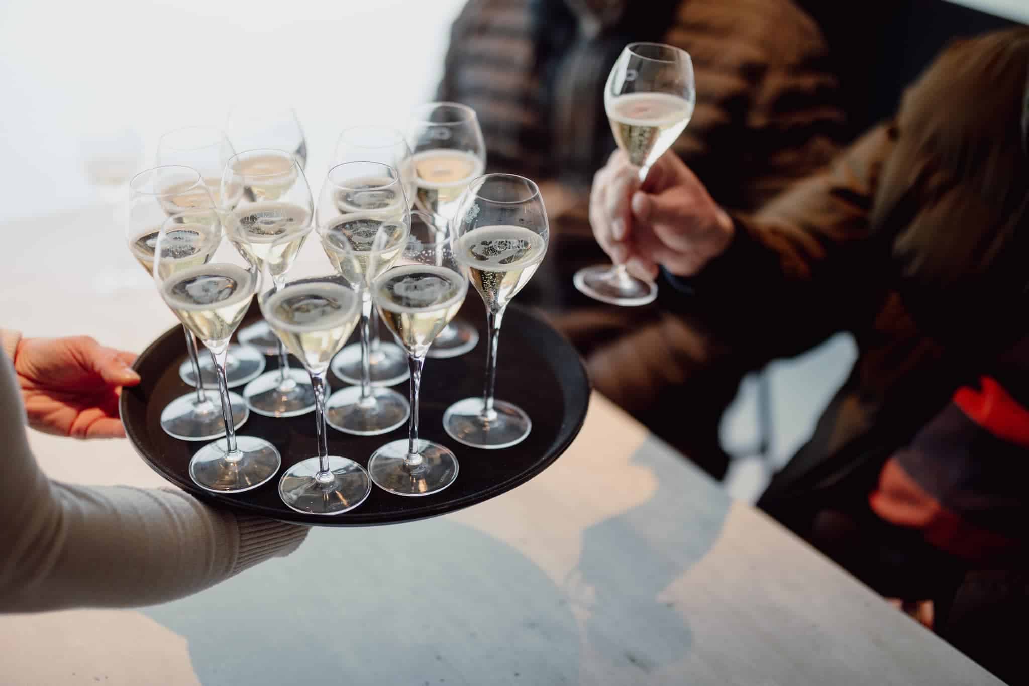 https://wp.funkey.be/wp-content/uploads/2023/06/wijndomein_Cruysem-rondleiding-degustatie.jpg