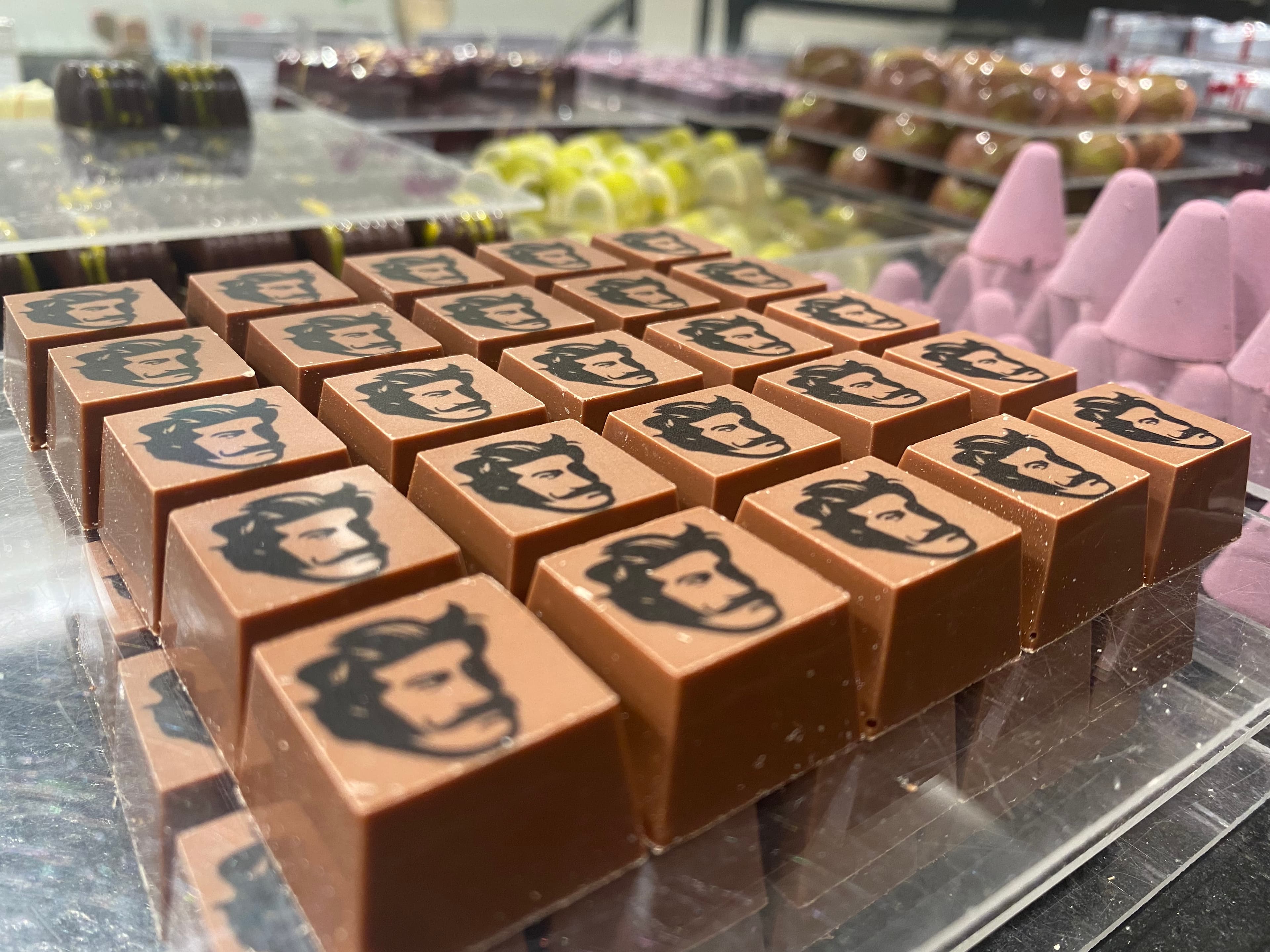 https://wp.funkey.be/wp-content/uploads/2023/10/Charlie-Praline-foto-3.jpg