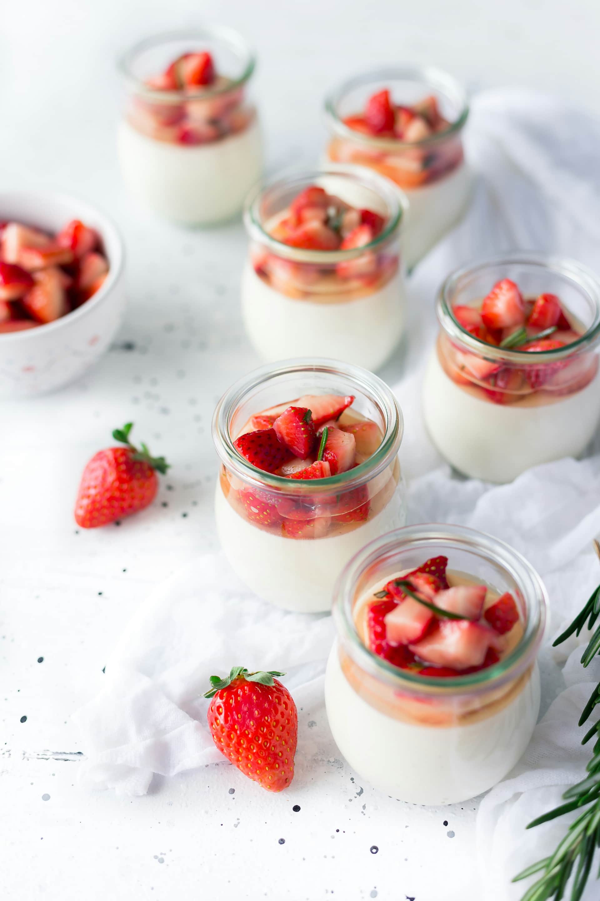 Atelier de desserts: Bavarois aux fraises & Mousse au chocolat header image